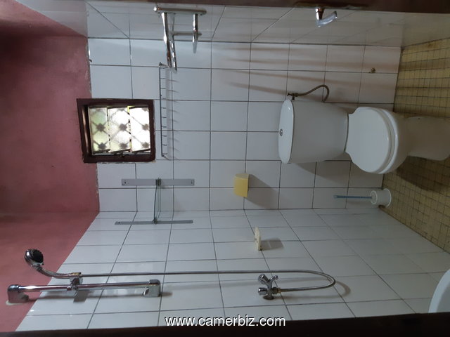 CHAMBRE AVEC DOUCHE MODERNE A LOUER A LOGBABA PLATEAU - 2930