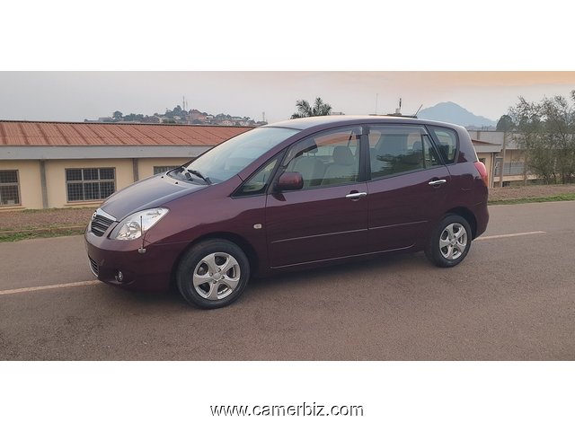 2005 Toyota Corolla Spacio Automatique avec 7 Places.  - 29489