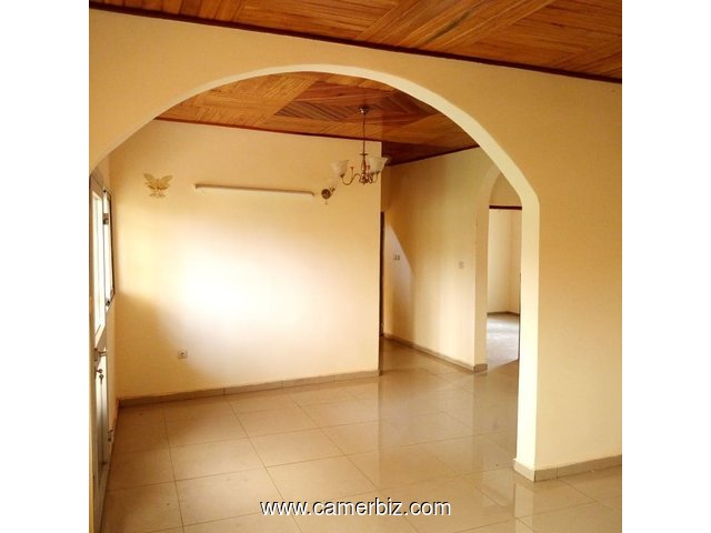  A LOUER APPARTEMENT À NSIMEYONG nouvelle route - 3006