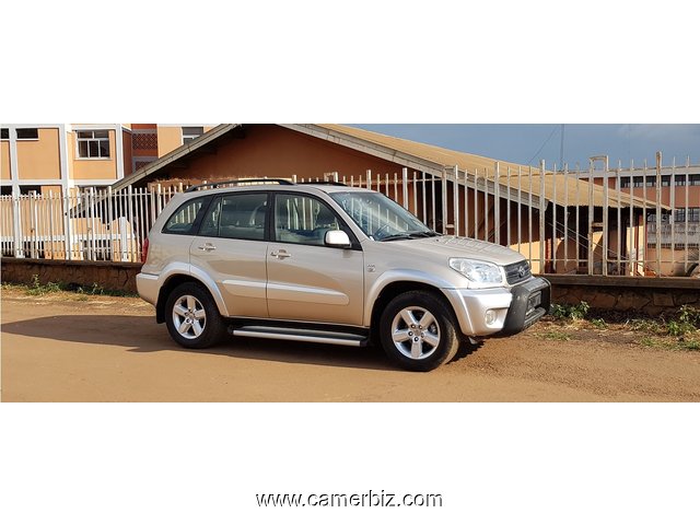 Belle 2005 Toyota Rav4 + 4WD full option a vendre - 3110