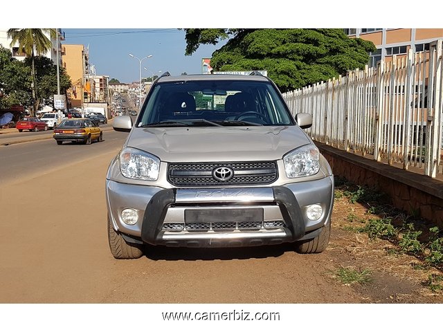 Belle 2005 Toyota Rav4 + 4WD full option a vendre - 3110