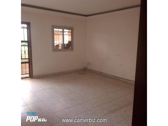 Appartement de 02 chambres à louer à Bonammoussadi , Douala 130.000 F CFA le mois - 33168