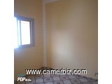 Appartement de 02 chambres à louer à Denver bonamoussadi, Douala 130.000 F CFA le mois - 33170