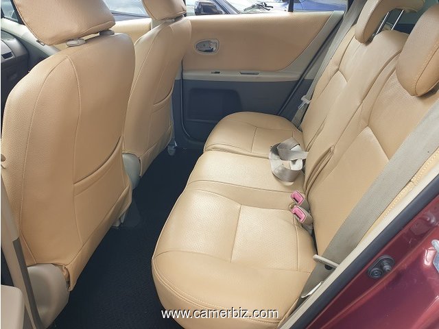 2010 Toyota Yaris Automatique avec sièges en cuir à vendre à Yaoundé.  - 33173