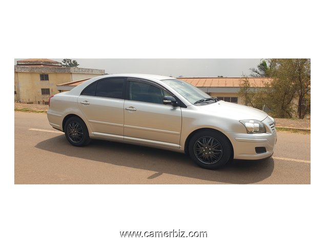 2009 Toyota Avensis Automatique avec 4WD. YAOUNDE. - 33174