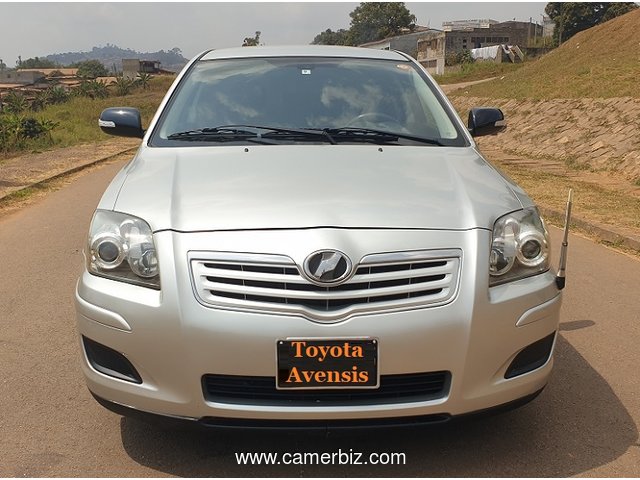 2009 Toyota Avensis Automatique avec 4WD. YAOUNDE. - 33174