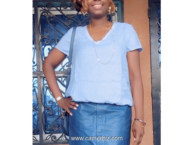 CHEMISIER HAUT CHIC COURTE MANCHE BLEU T42 4.990 F CFA (CB0045) - 33374