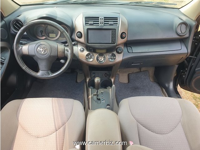 2010 Toyota VANGUARD Automatique 7 Places avec 4WD. YAOUNDE.  - 33723