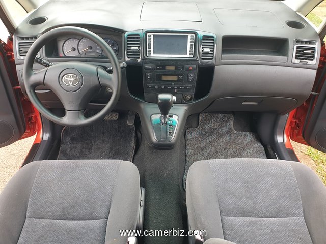 7 Places 2005 Toyota Corolla Spacio Automatique. YAOUNDE.  - 33847