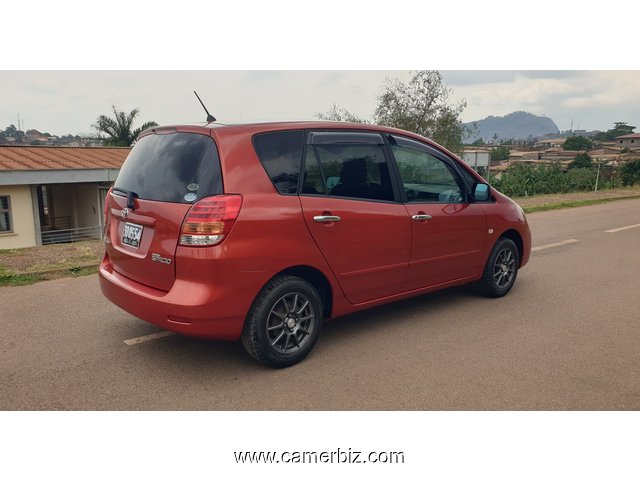 7 Places 2005 Toyota Corolla Spacio Automatique. YAOUNDE.  - 33847