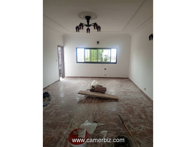 Appartement pour bureaux avec parking à Essos. 3 chambres 2 douches... 300 000 négociable - 34250