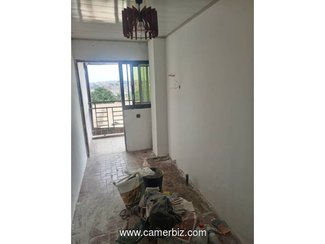 Appartement pour bureaux avec parking à Essos. 3 chambres 2 douches... 300 000 négociable - 34250