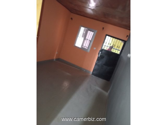 Beau Studio neuf à avec forage à Nkoabang  - 34271