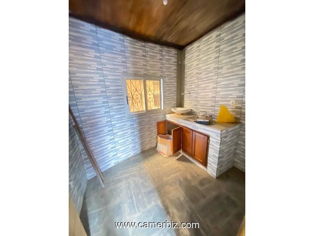 Bel appartement avec parking à Etoudi - 34294