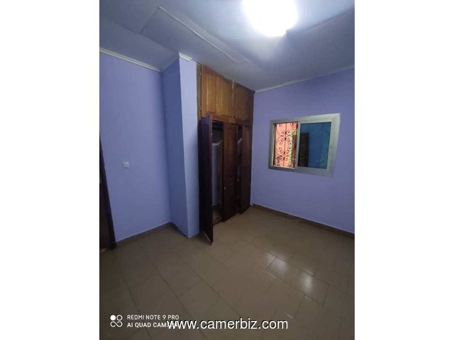 Appartement avec Forage, parking à Nsam Obam. 2 chambres 2 douches  - 34351