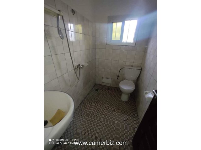 Appartement avec Forage, parking à Nsam Obam. 2 chambres 2 douches  - 34351