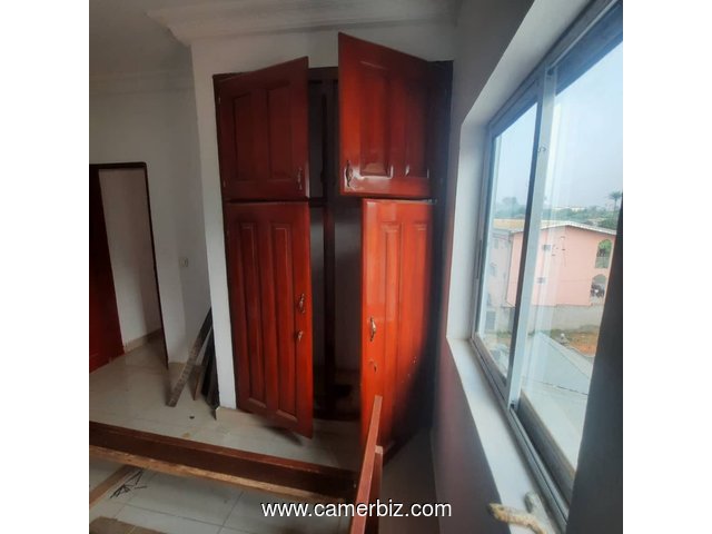 Appartement et Studio neuf à louer à Nkoabang avec parking gardien - 34371