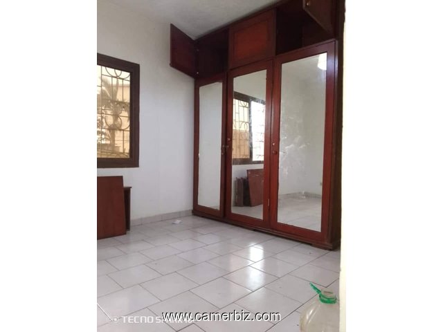 Villa spacieux à louer à Titi garage - 34373