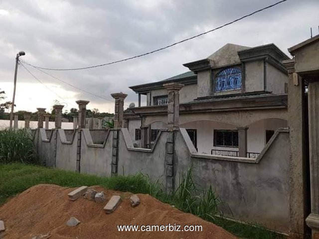 Beau duplex à vendre à Odza petit marché - 34422