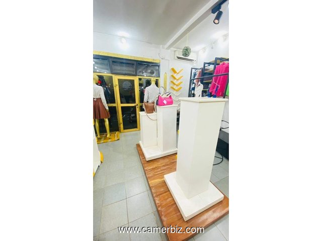 Boutique à louer a Bastos - 34429