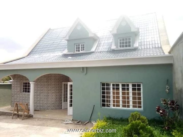 Villa neuve, titrée avec forage parking à vendre à Nkozoa - 34430