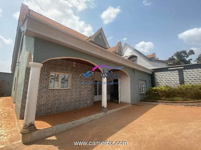 Villa neuve, titrée avec forage parking à vendre à Nkozoa - 34430