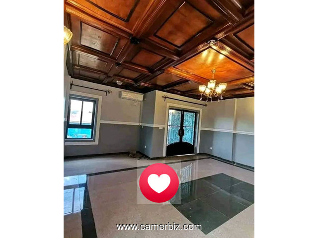 Beau studio à louer à Simbock ebanda avec clim eau chaude gardien parking forage - 34447