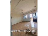 Bel Appartement neuf à louer à Ekounou avec eau chaude gardien parking réserve d eau - 34473