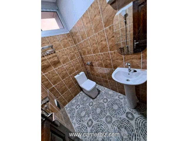 Bel Appartement neuf à louer à Nkolfoulou avec gardien forage parking - 34491