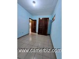 Bel Appartement neuf à louer à Nkolfoulou avec gardien forage parking - 34492