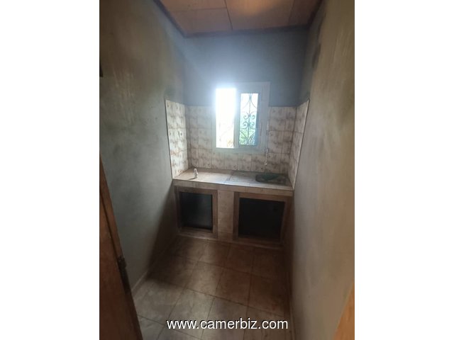 Studio neuf à Nkolmesseng - 34523