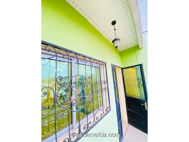 Bel Appartement neuf à louer à Nkozoa avec gardien forage parking - 34606