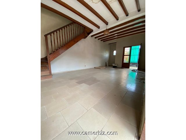 Appartement en duplex avec parking à Mélen. 2 chambres 1 douche - 34656