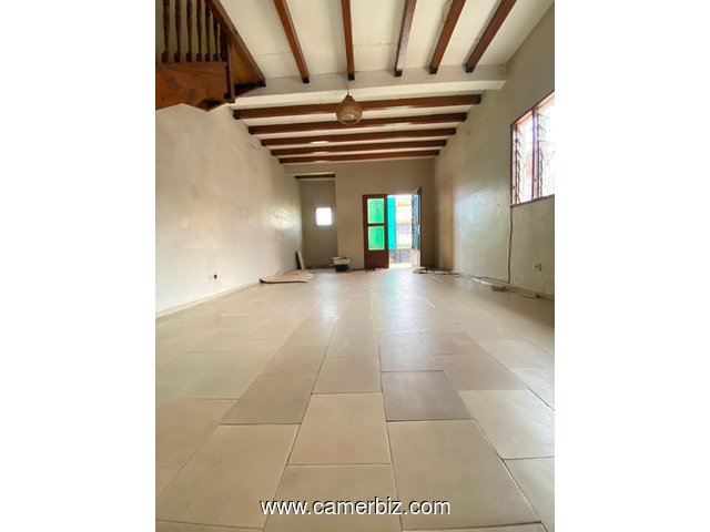 Appartement en duplex avec parking à Mélen. 2 chambres 1 douche - 34656