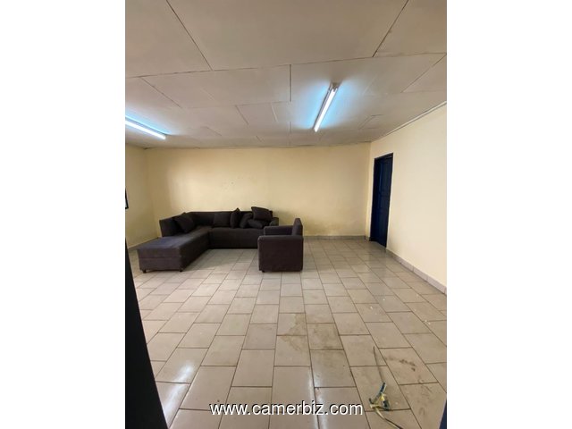 Appartement a Etoug Ebe.  2 chambres 2 douches - 34657