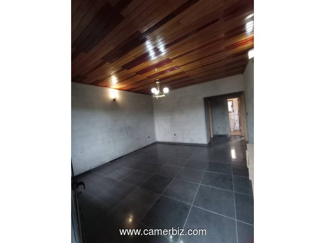 Appartement avec parking forage à Odza Mehanda.  2 chambres 2 douches Moto - 34660