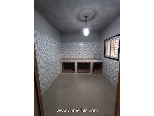 Appartement avec parking forage à Odza Mehanda.  2 chambres 2 douches Moto - 34660