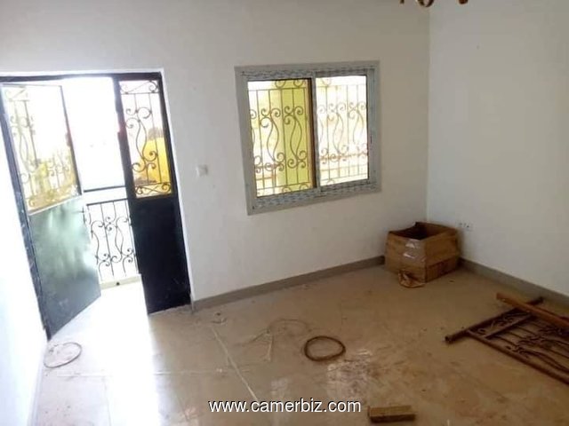 Appartement avec gardien parking forage à Nkoabang Lada. Moto 150 - 34662
