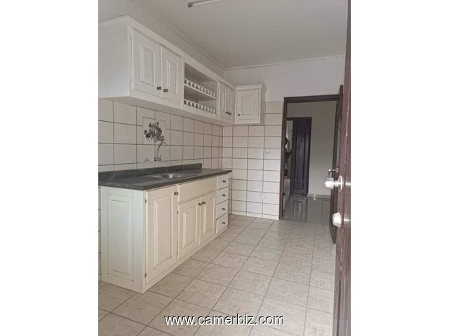 Bel appartement Eau chaude gardien parking forage à Ahala - 34681