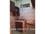 Appartement à Omnisports. 200m de la route  3 chambres 1 douche..... 75 000×6. Frais de visite: 10 0 - 34682