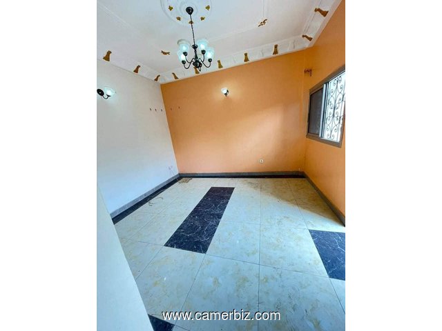 Studio neuf avec parking forage à Emana Moto 150f - 34692