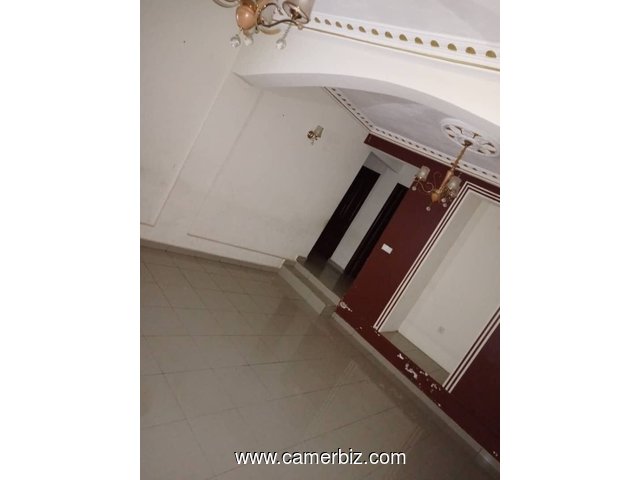 Appartement individuel avec parking à nyom Messassi.  2  chambres 2 douche - 34713