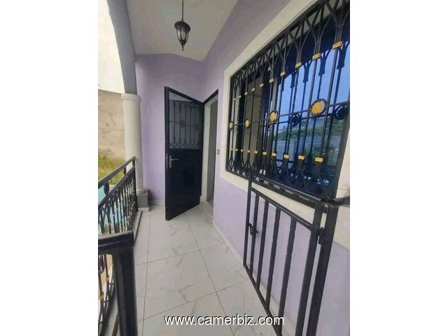 Studio avec Gardien, parking forage à Tsinga village  - 34747