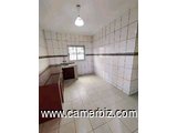 Appartement propre avec parking forage à Meyo. 2 chambres 2 douches. Accès goudronné.  - 34748