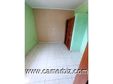 Appartement avec parking forage à Meyo.  2 chambres 2 douche - 34749