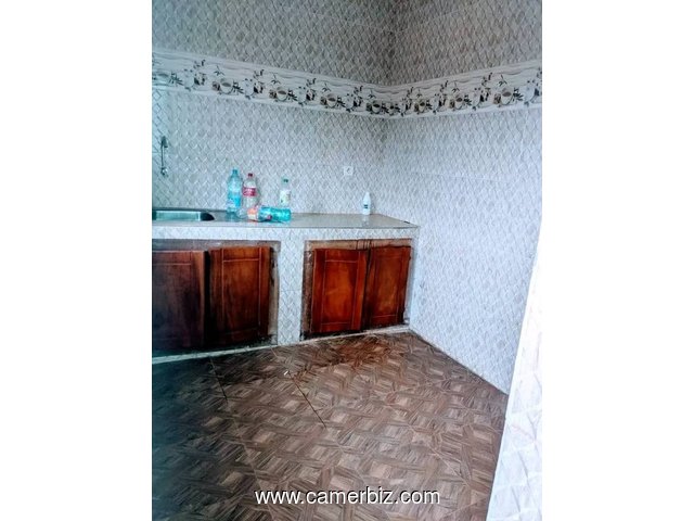 Appartement avec parking forage à Meyo.  2 chambres 2 douche - 34749