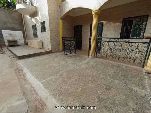 Appartement propre avec eau chaude parking à Santa Barbara. moto 150F  - 34752