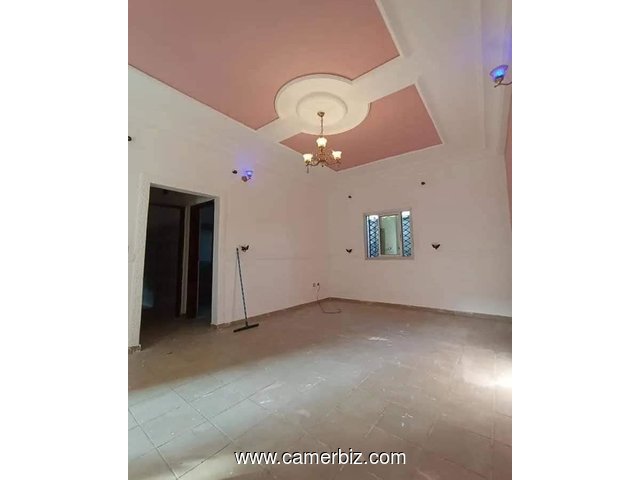 Appartement propre avec eau chaude parking à Santa Barbara. moto 150F  - 34752