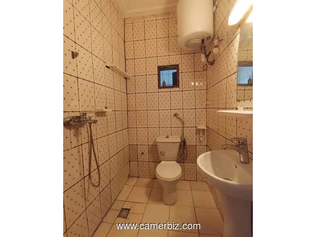 Appartement propre avec eau chaude parking à Santa Barbara. moto 150F  - 34752