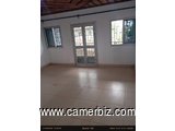 Appartement avec gardien parking forage à Meyo. 2 chambres 2 douches - 34753